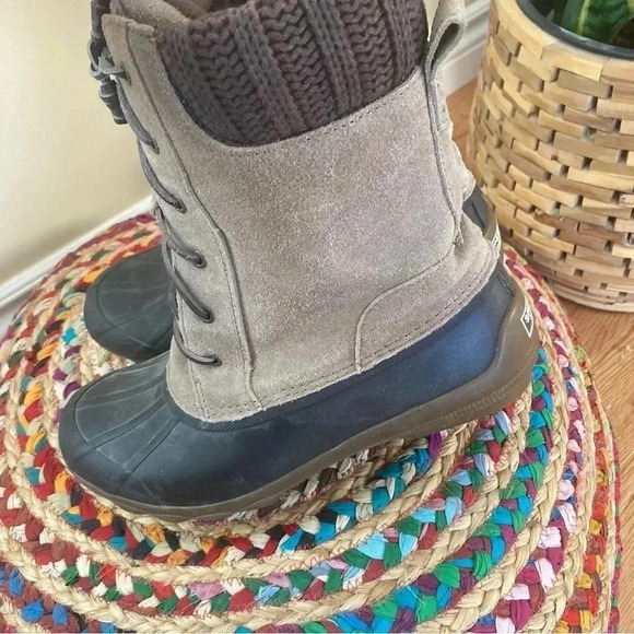 Sperry suede duck  lace boots - Picture 2 of 6